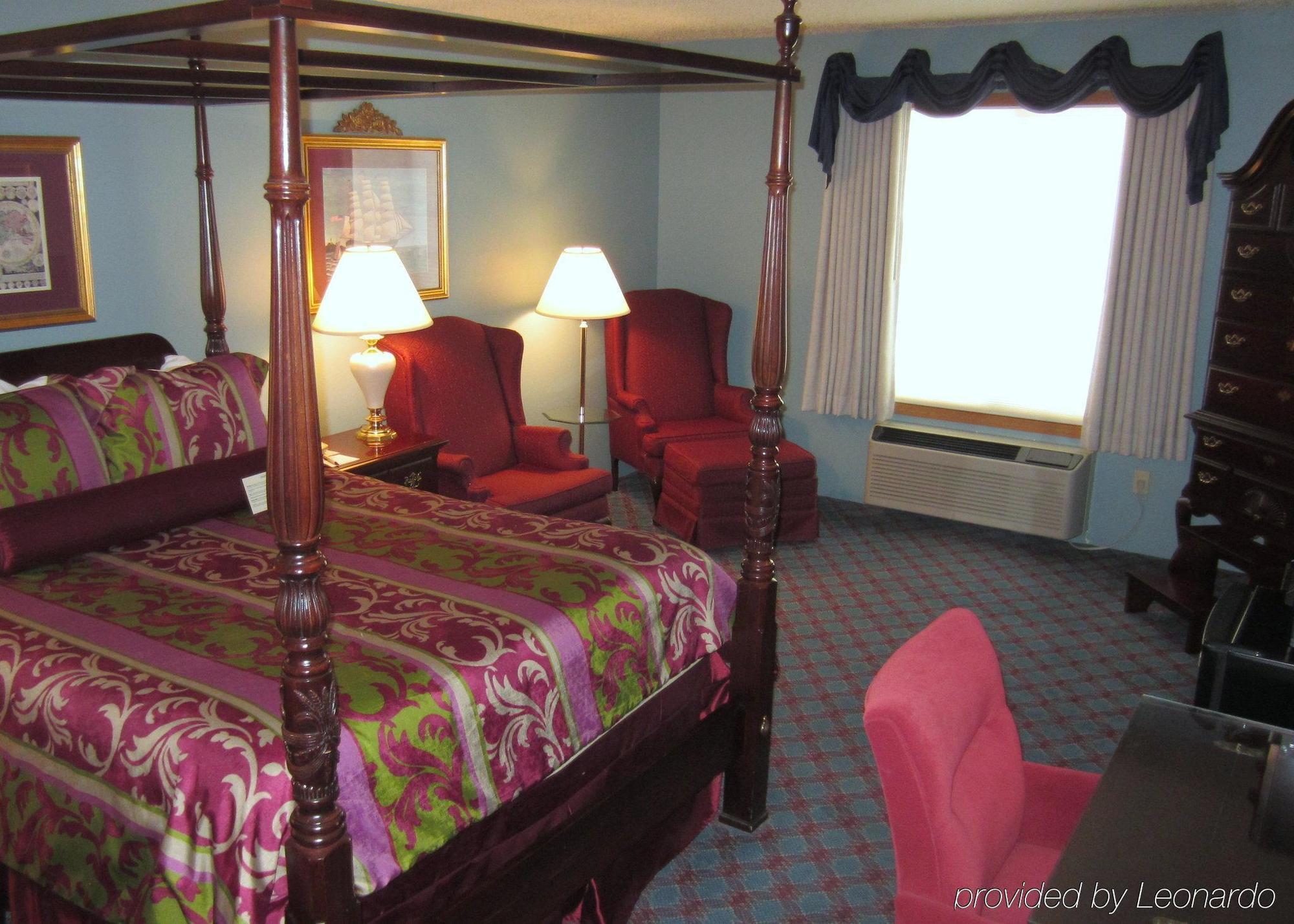 Baymont By Wyndham Mequon Milwaukee Area Hotel Room photo