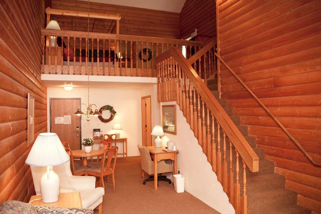 Baymont By Wyndham Mequon Milwaukee Area Hotel Room photo