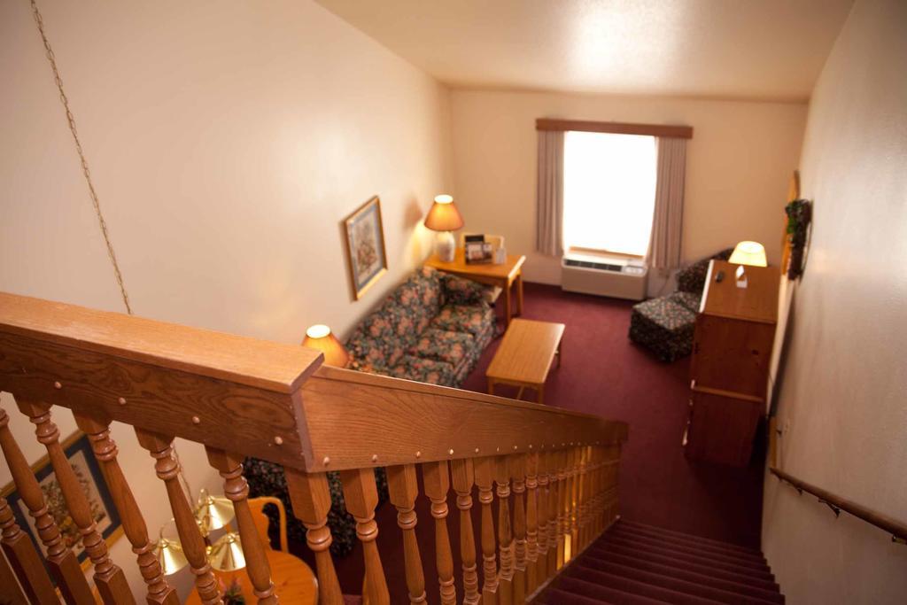 Baymont By Wyndham Mequon Milwaukee Area Hotel Exterior photo