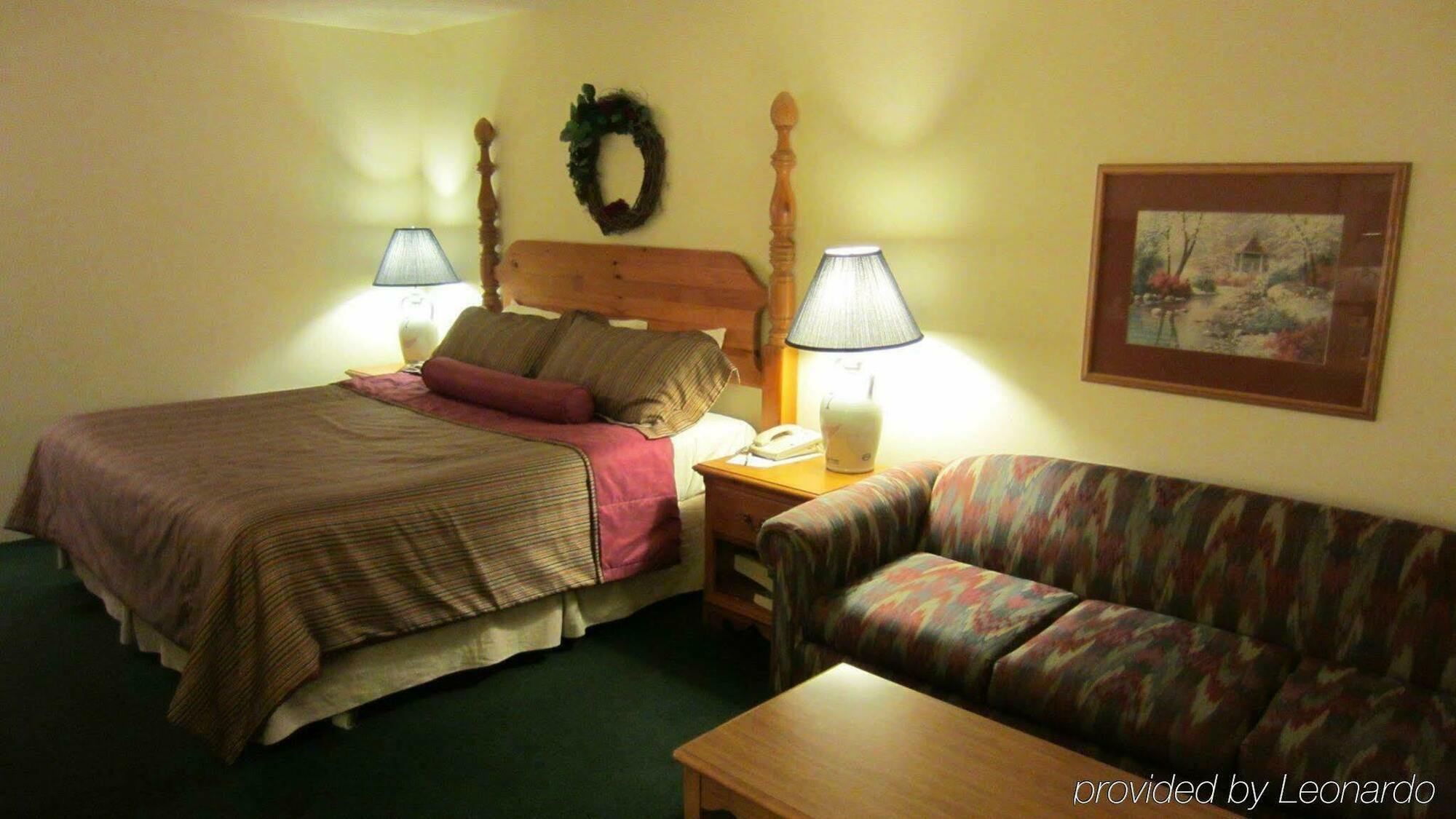 Baymont By Wyndham Mequon Milwaukee Area Hotel Room photo